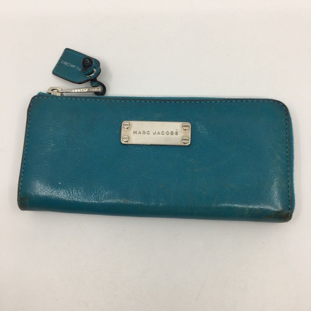 Marc Jacobs teal blue leather project wallet. **FLAWED**